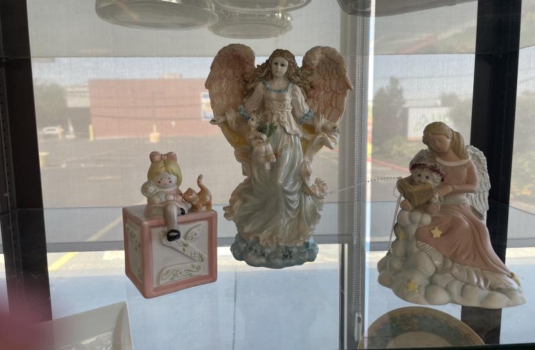 Porcelain decor